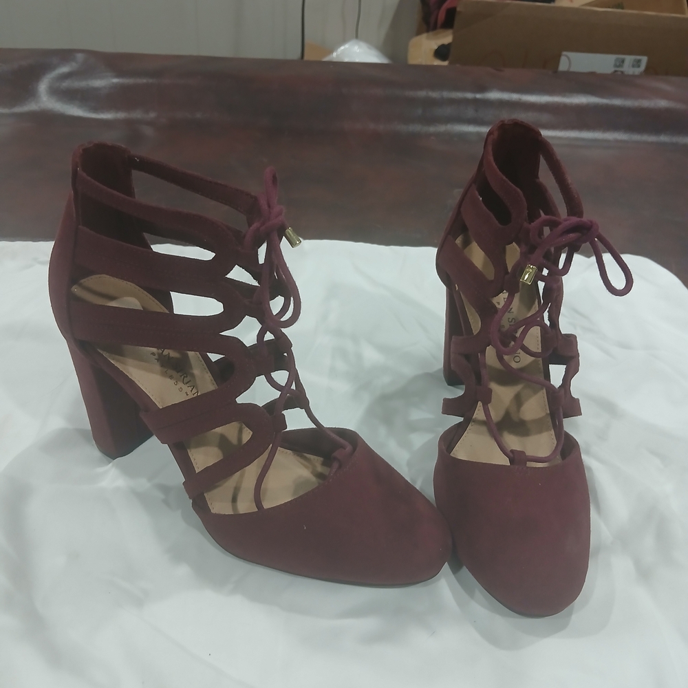 Women's Lace-Up Suede Heels - Burgundy